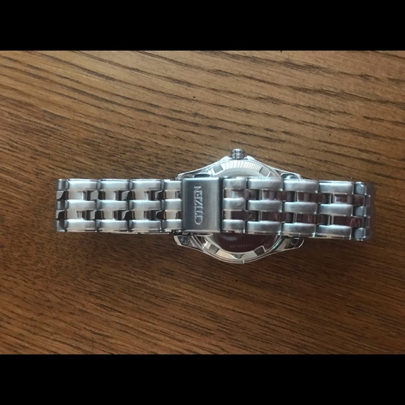 Citizen eco-drive watch - Picture 5 of 8